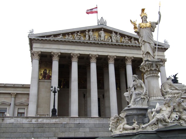 The Austrian Parliament Building (das Parlament) and the glorious Pallas Athene Fountain statue.
